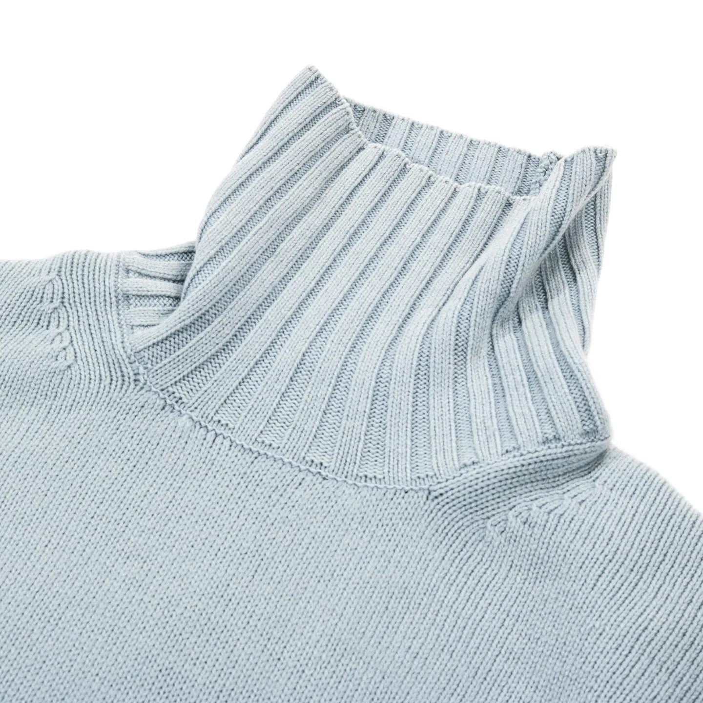 AURALEE WASHED FRENCH MERINO KNIT TURTLE LIGHT BLUE