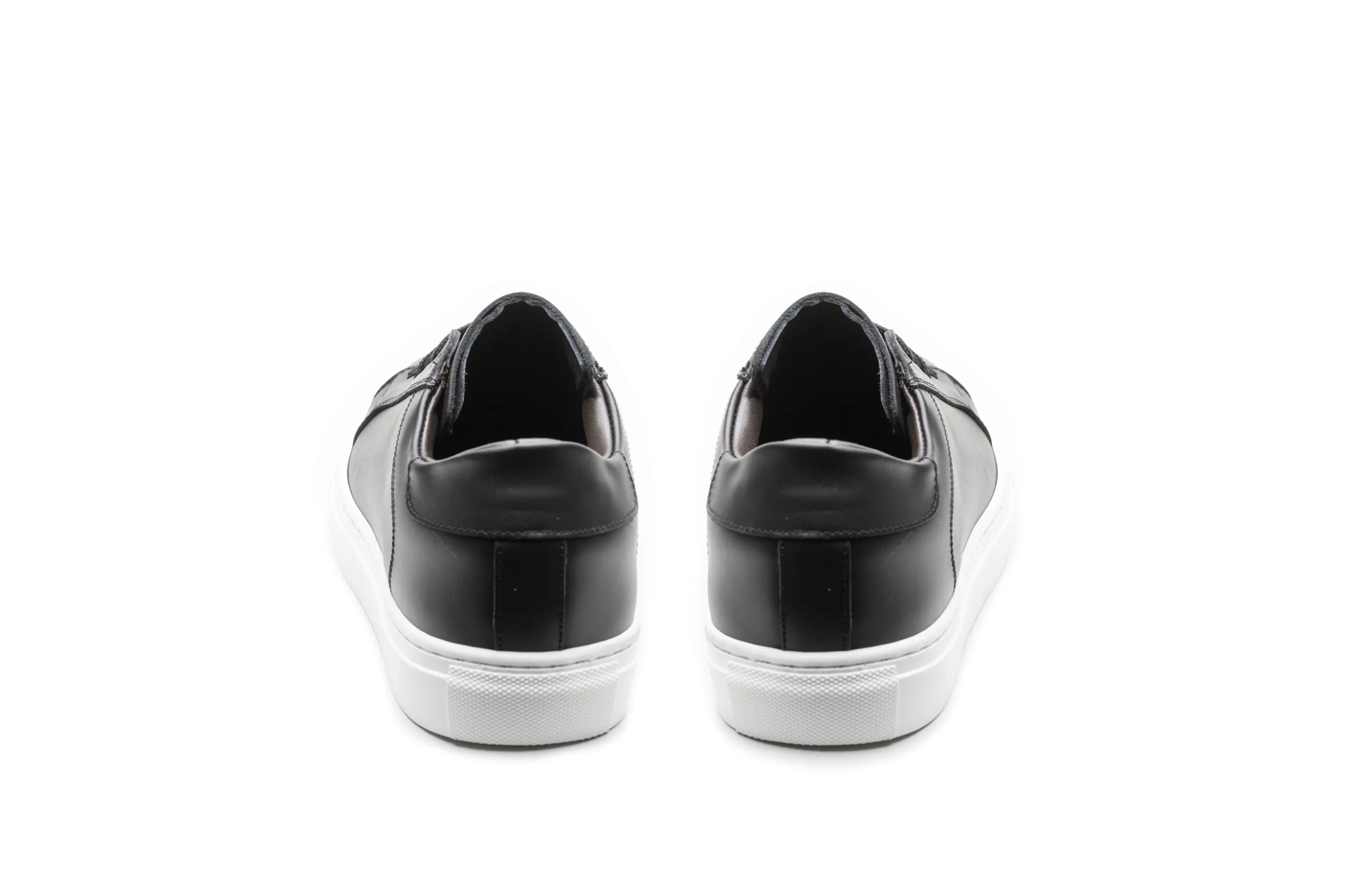 Black Sneaker/White Rubber