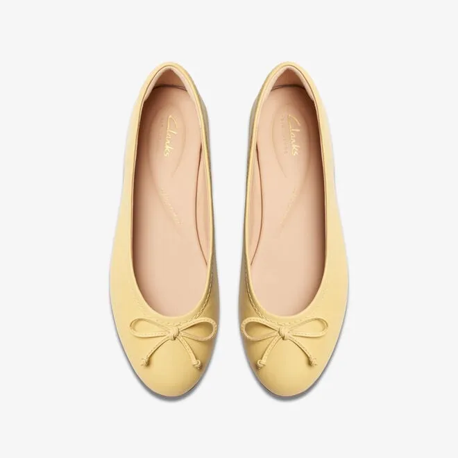 Clarks Fawna Lily Yellow Pumps