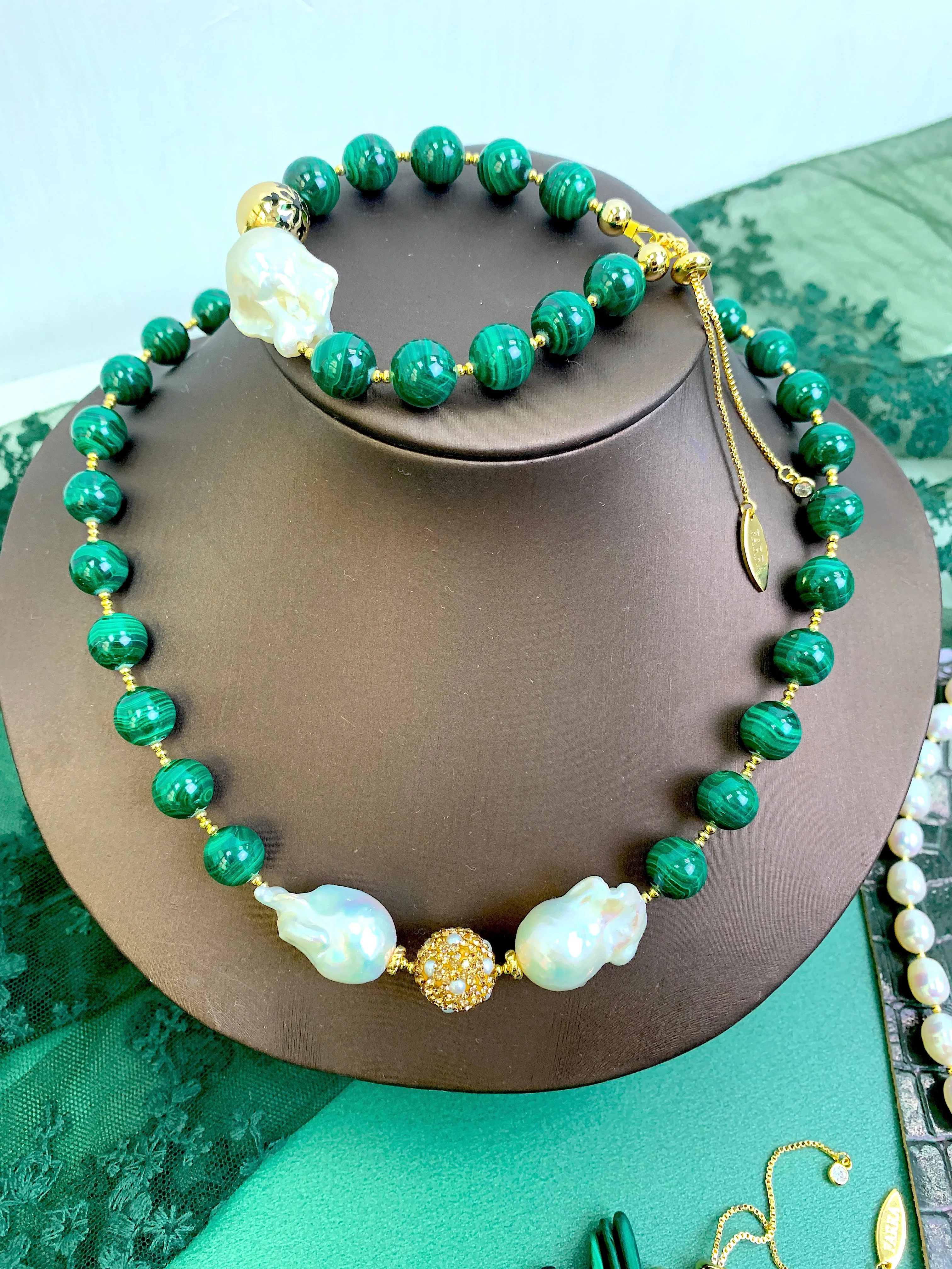 Elegant Malachite Stones With Baroques Pearls Necklace HN029