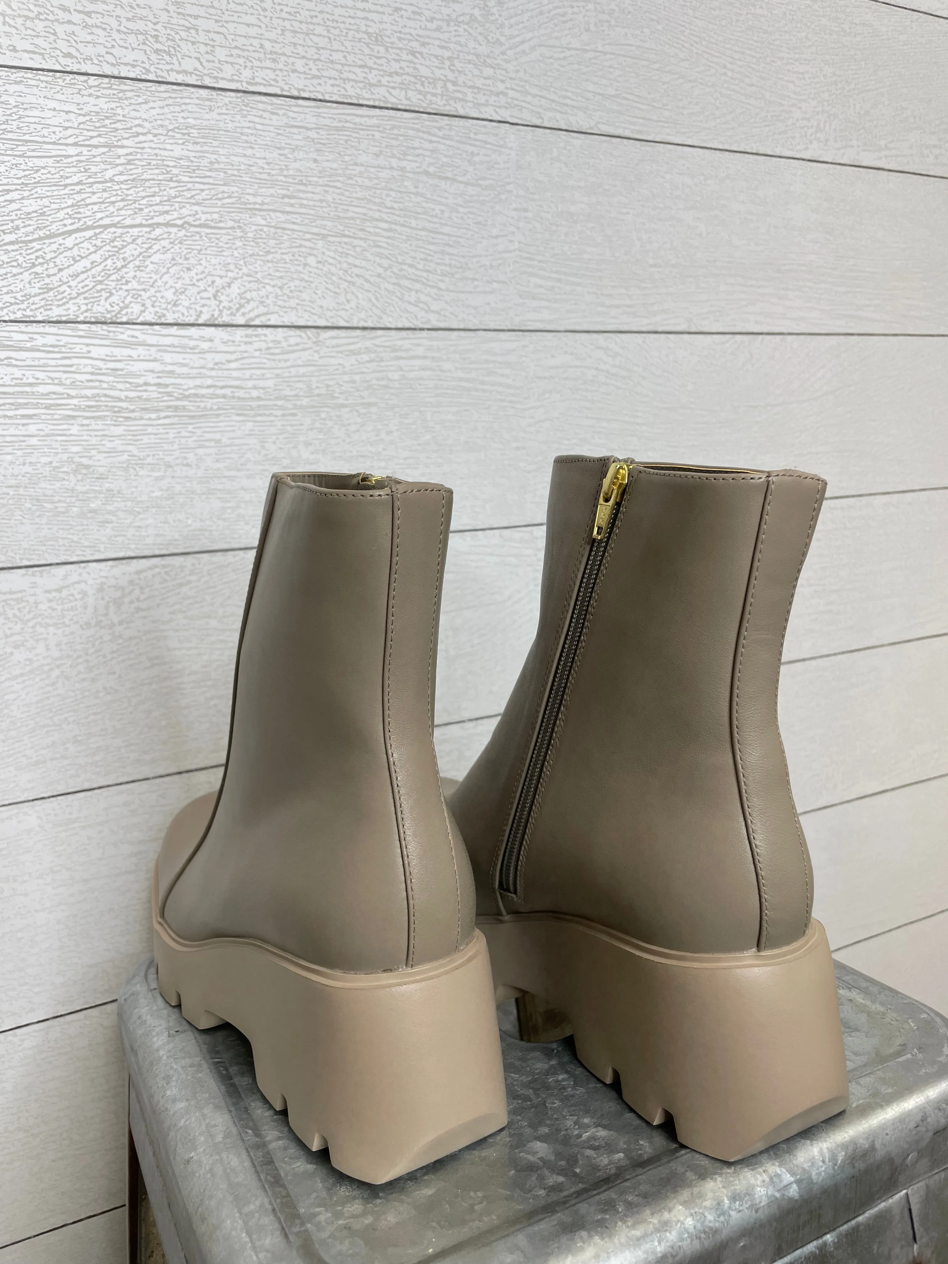 Naked Feet | Xenus Boot | Greige