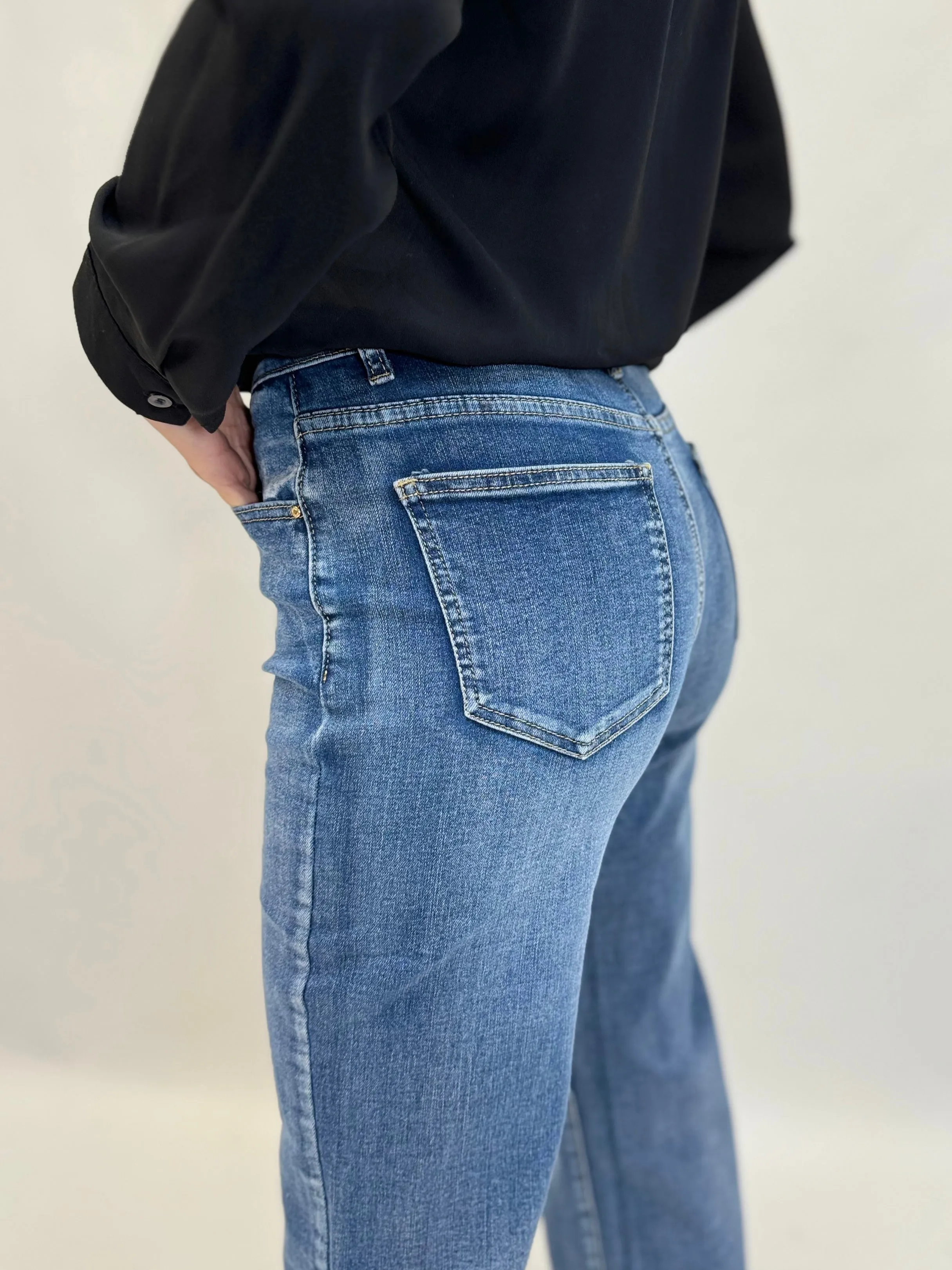 Pantaloni jeans regular con risvolti