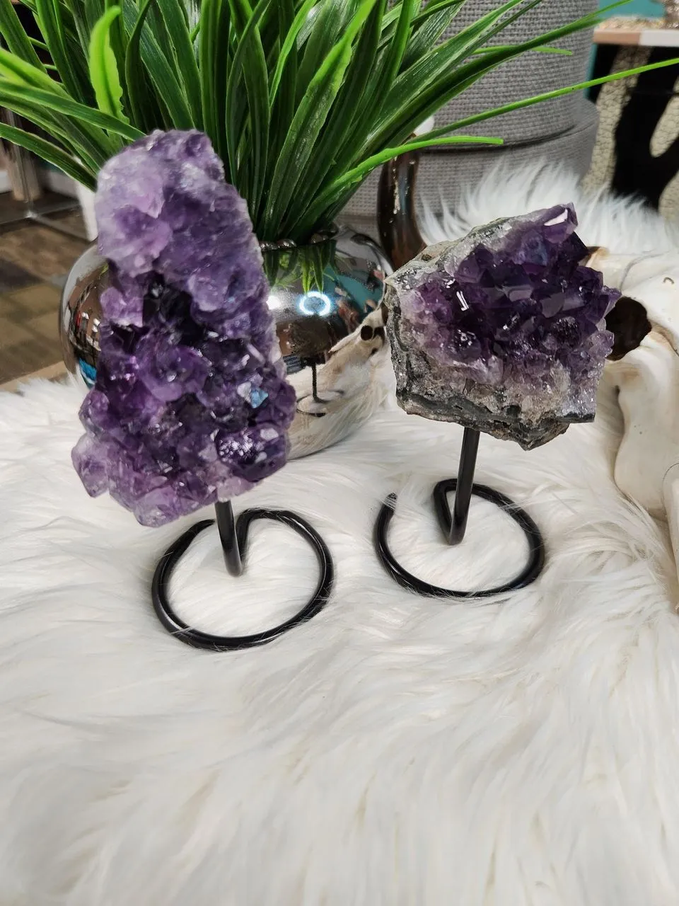 The Ashley Amethyst Stand Decor Collection