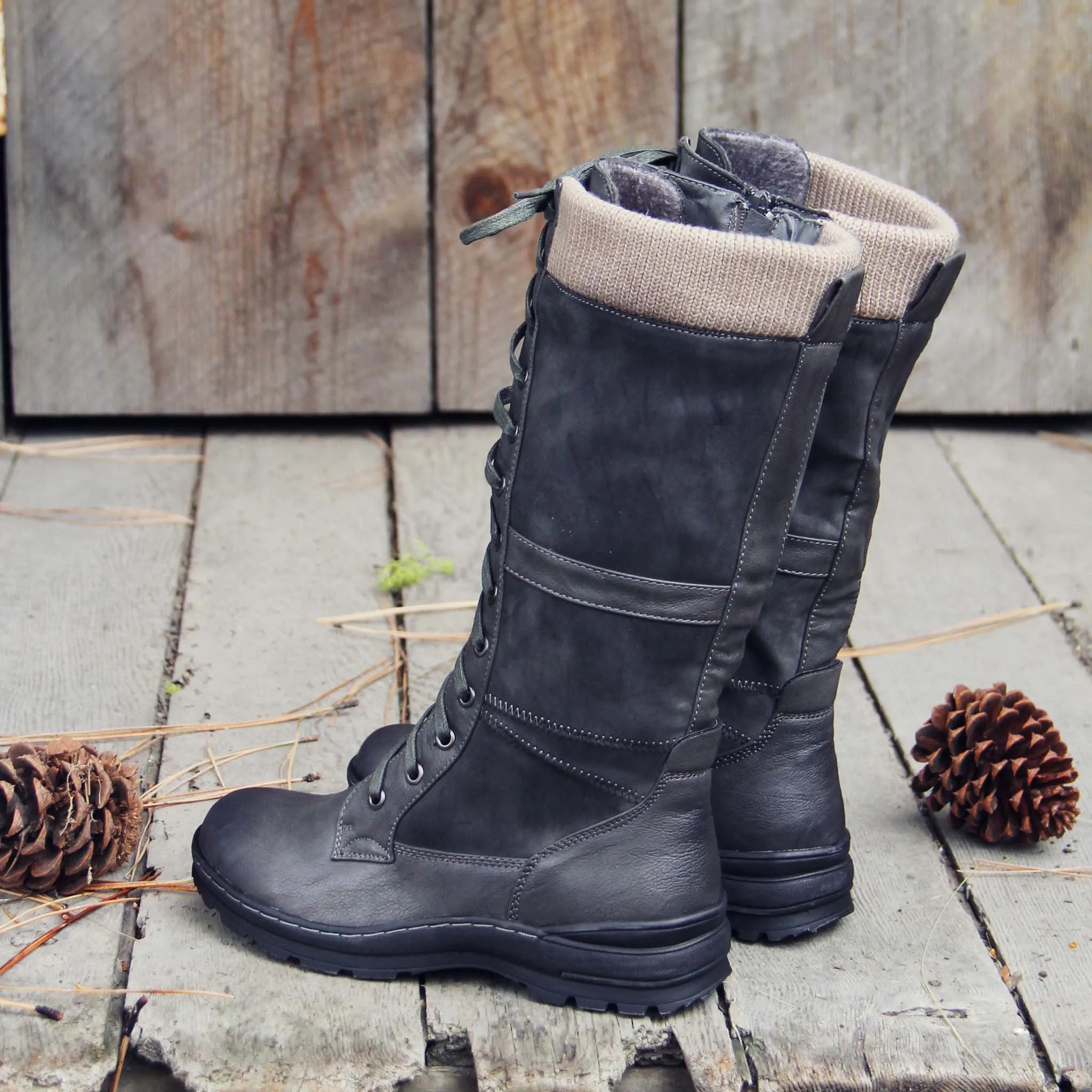 The Elm & Stout Boots in Gray