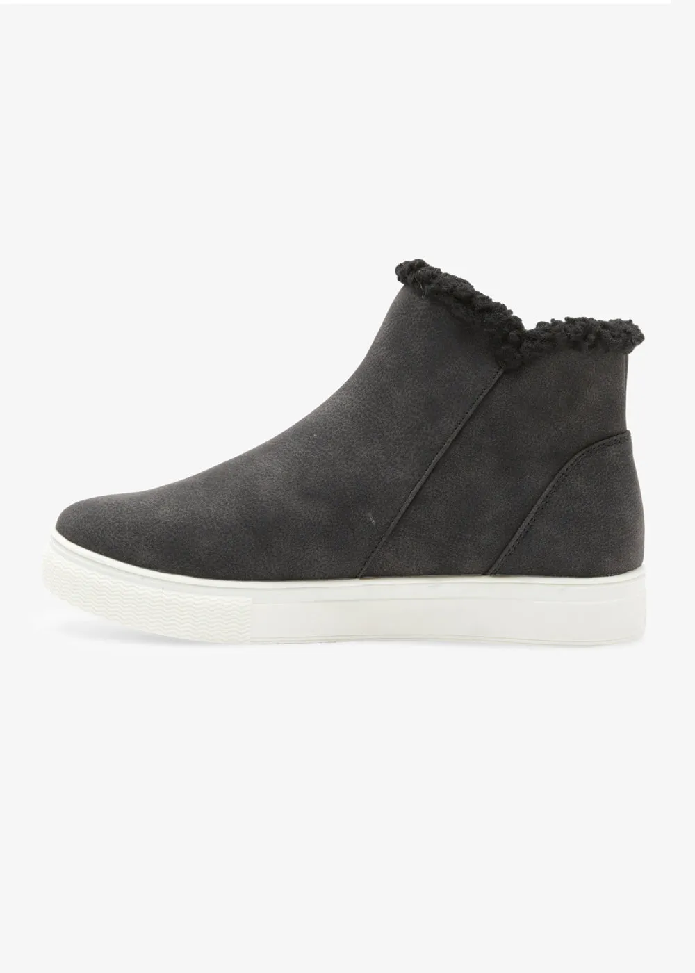 Theeo Boots in Black